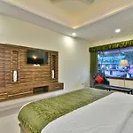 Hotel Comfort Court