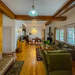 Birdwood Cottages