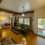 Birdwood Cottages