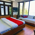 Hotel Holiday Dalhousie - Near Ghandhi Chowk Mall Road