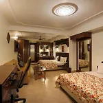 Mongas Hotel & Resort