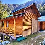 Mid Conifer Resort And Cottages