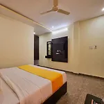 Hotel Satnam Grand Dalhousie !! Main Highway Hotel ! Balcony Rooms ! Parking Space ! Mountain View