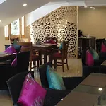 City Light Hotel