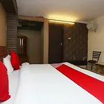 Oyo 9452 Hotel Moonlight