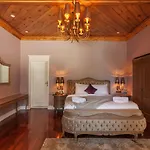 Elgin Hall