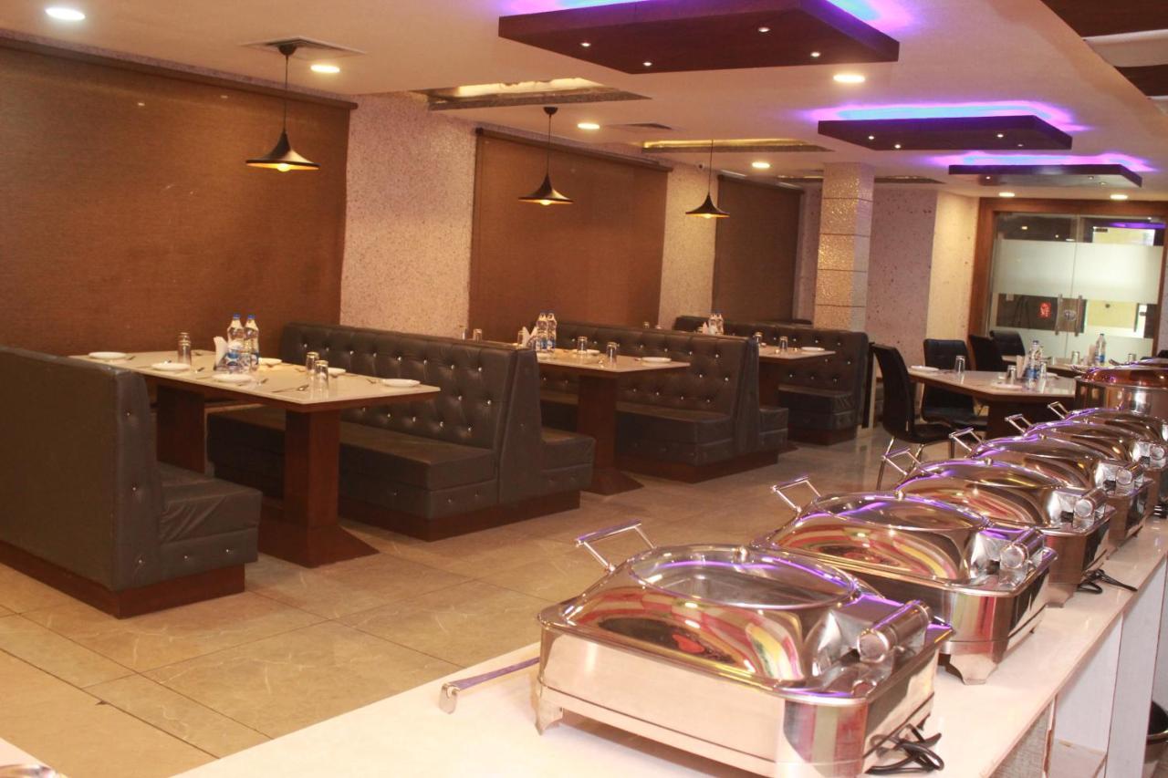 Hotel S S International 3*