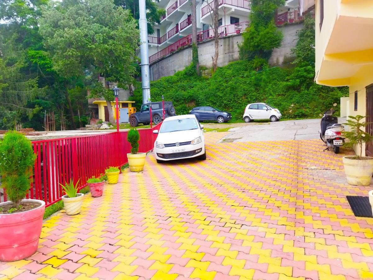 Himdhara, Hotel 3*