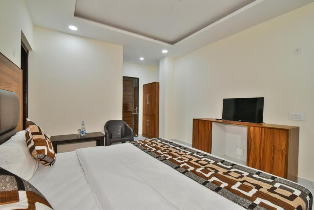 Hotel Blue Heaven - In *