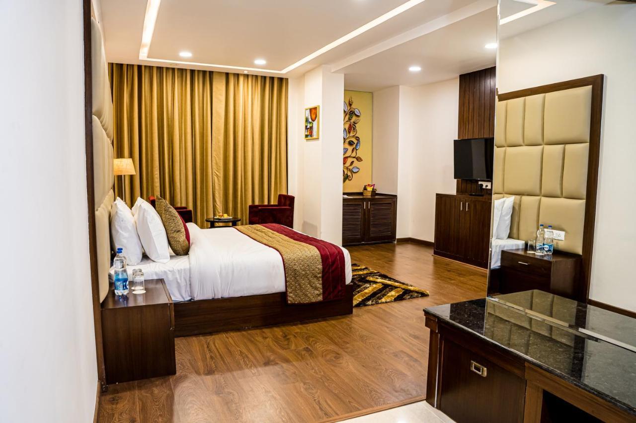 Western Hotel 4*