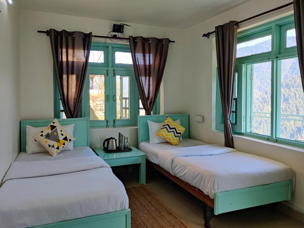 Hostel Zostel *