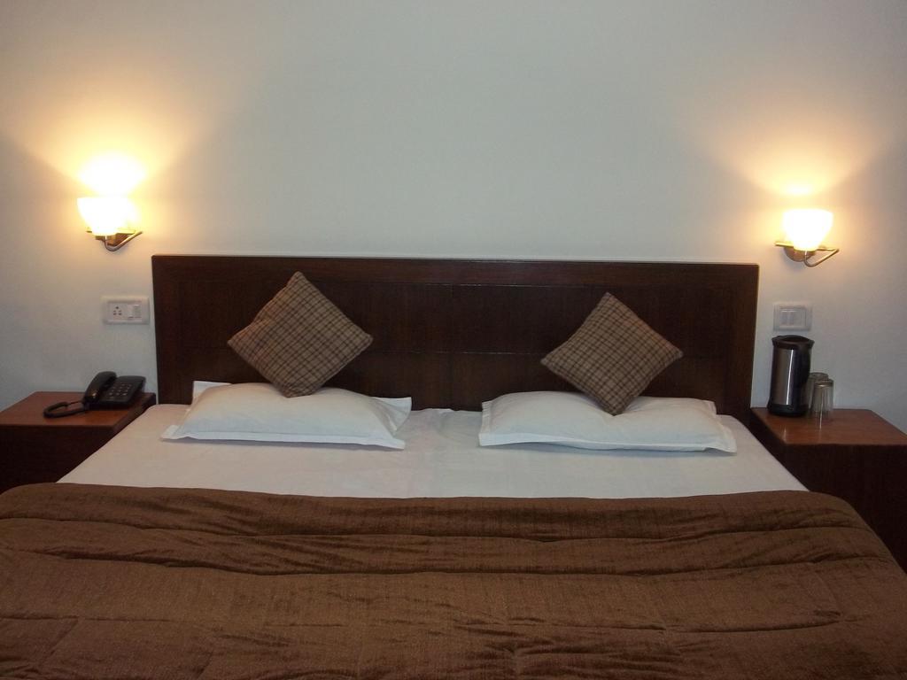 Hotel Mohan Palace Dalhousie