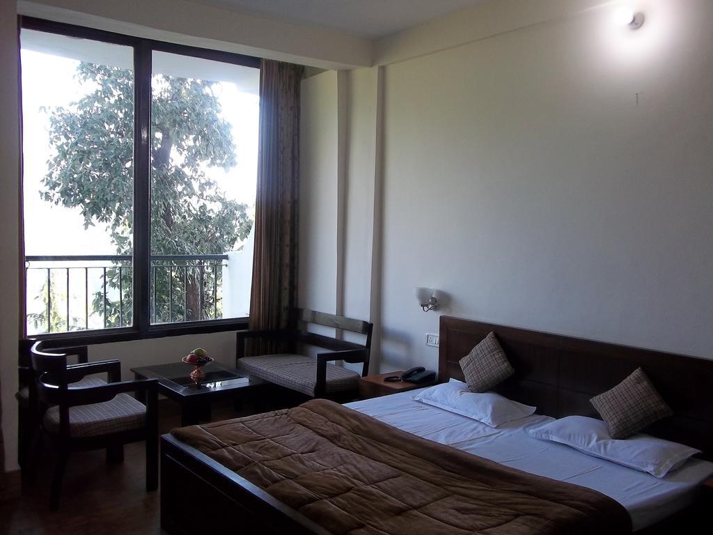 Hotel Mohan Palace