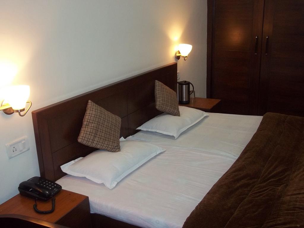 Mohan Palace 3*