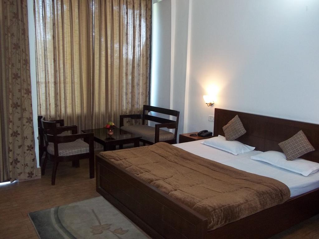 Hotel Mohan Palace 3*
