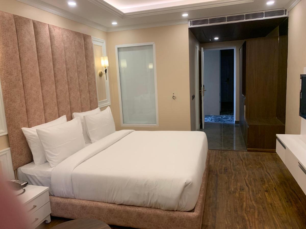 Hotel Claret Inn & Suite