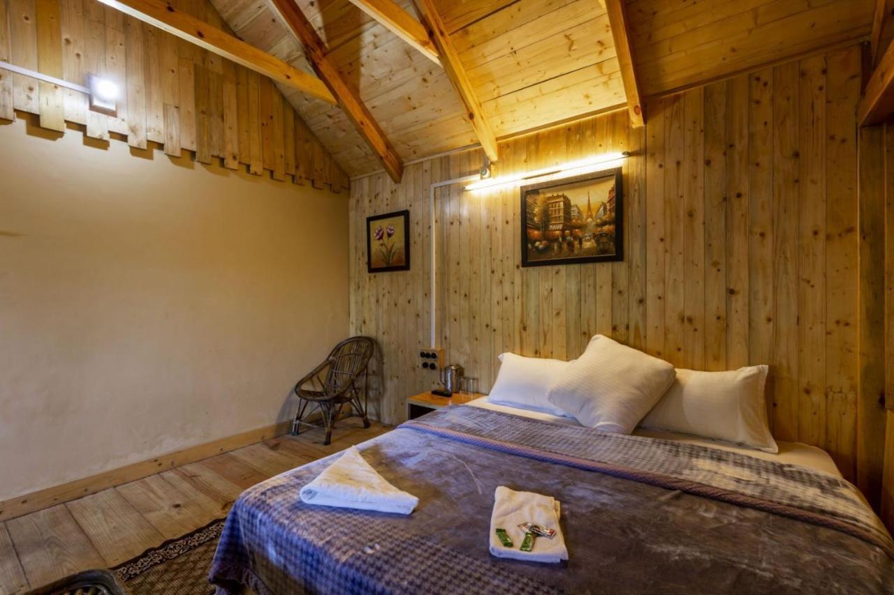 Mid Conifer Resort 2*