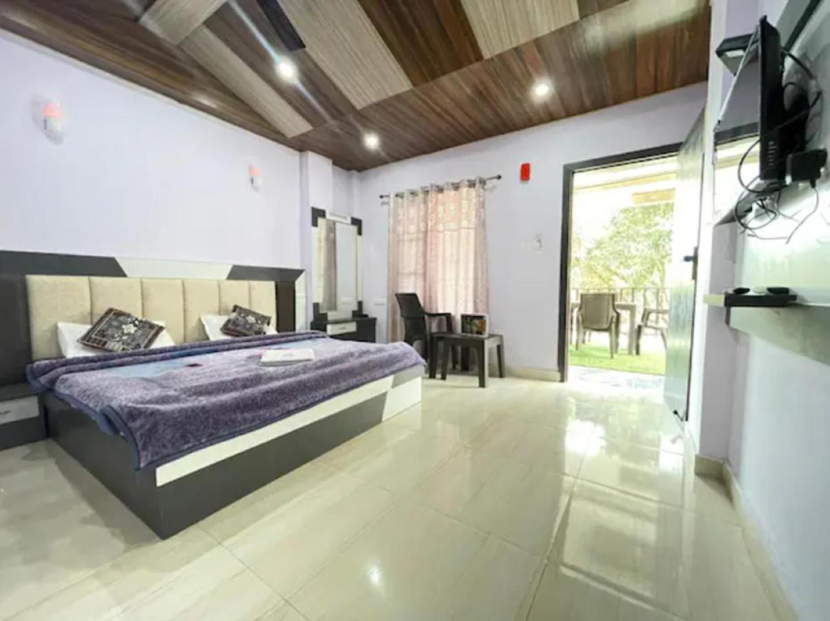 Oak Wood Banikhet Homestay