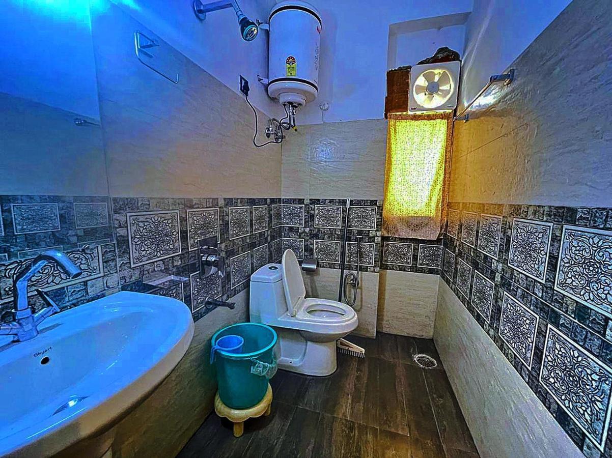 Homestay Oak Wood Banikhet Dalhousie