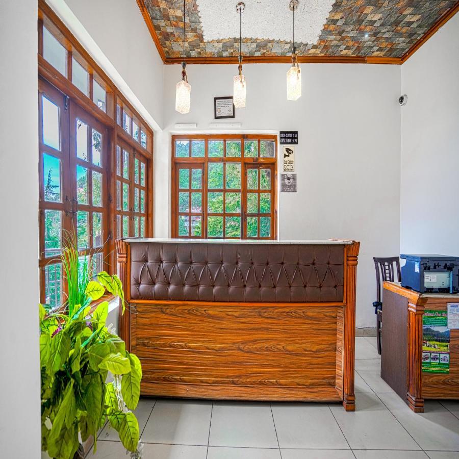 Pax Ark 150 Meters From Mall Road