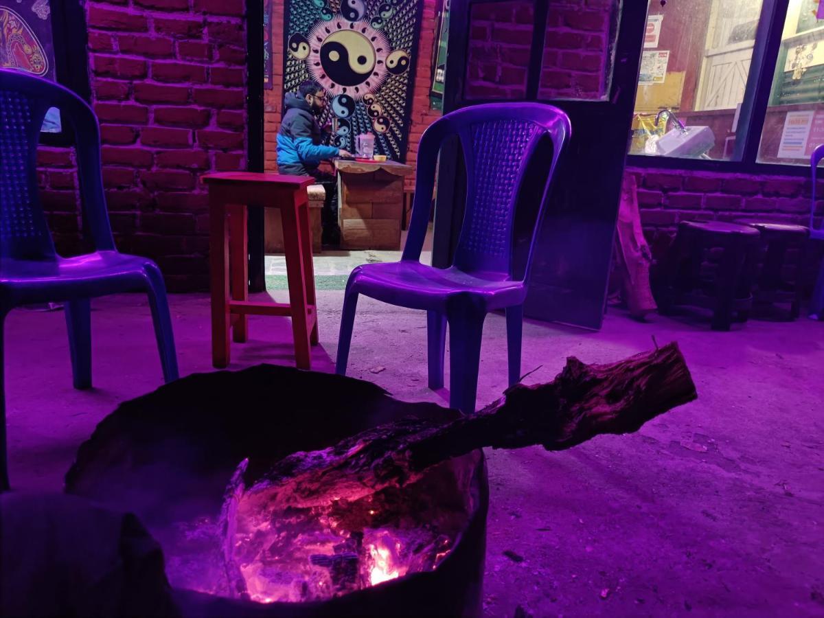 Nomadic - & The Adventure Cafe Bed & Breakfast *