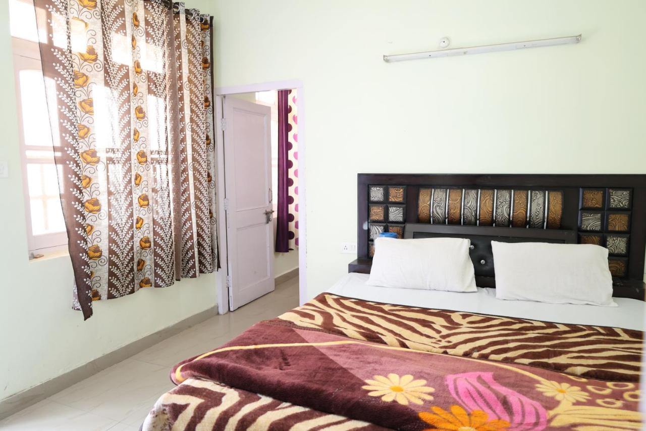 Himalayan - Near Panchpula Water Fall Guest house *