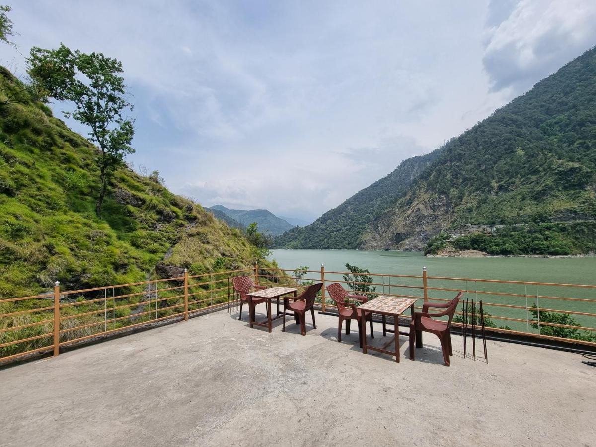 Lodge Chamera - Riverside Dalhousie