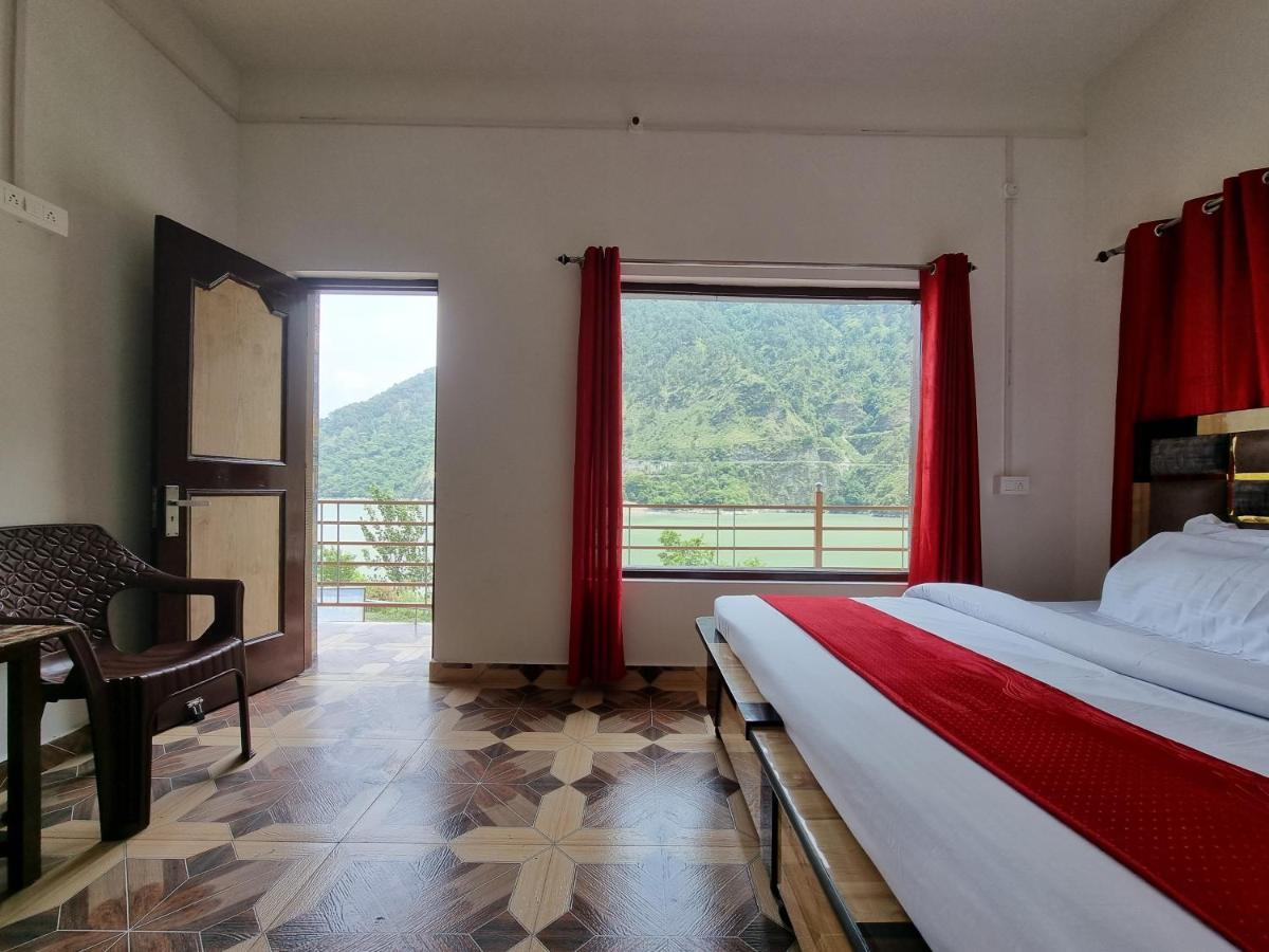 Chamera - Riverside Lodge *