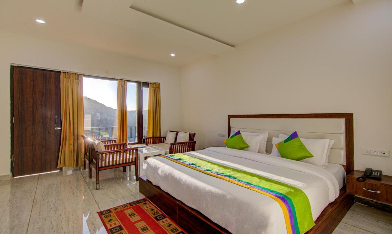 Hotel Treebo Down Town, Dalhousie