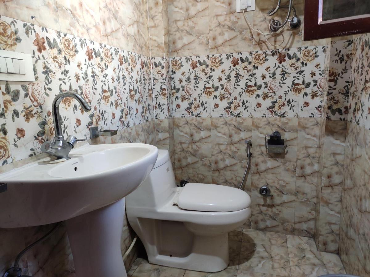 Balaji Hotel 3*