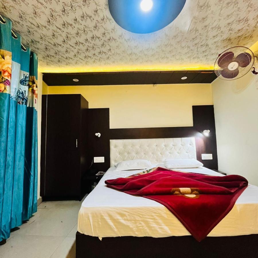 Balaji Hotel 3*