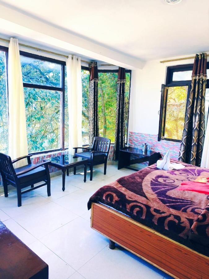 Holiday - Near Ghandhi Chowk Mall Road Hotel Dalhousie
