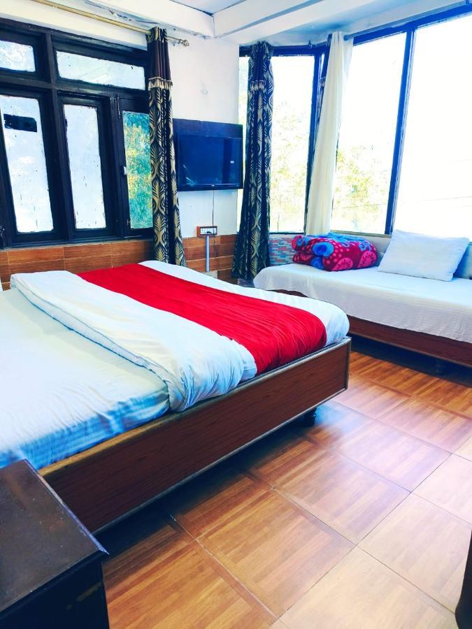 Holiday - Near Ghandhi Chowk Mall Road Hotel 3*