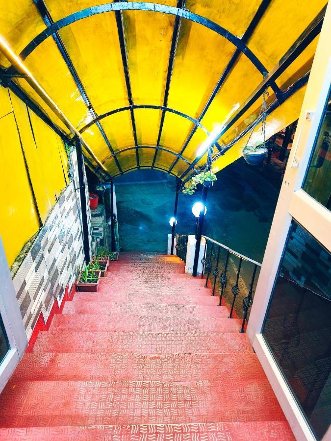Holiday - Near Ghandhi Chowk Mall Road 3* Dalhousie