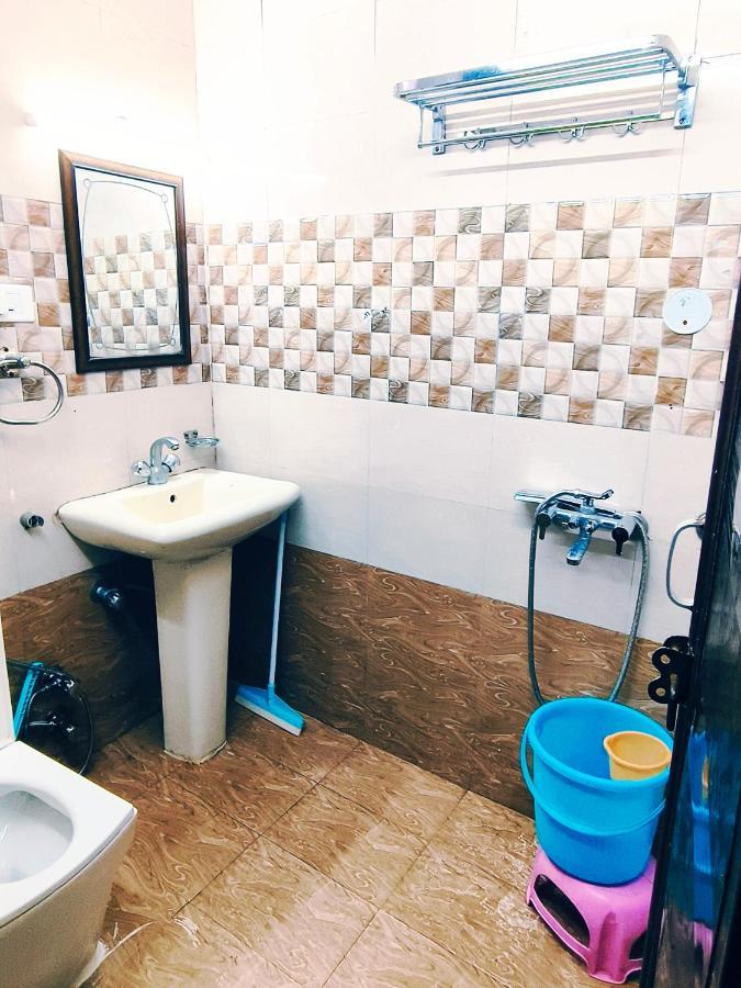 Holiday - Near Ghandhi Chowk Mall Road Hotel 3*