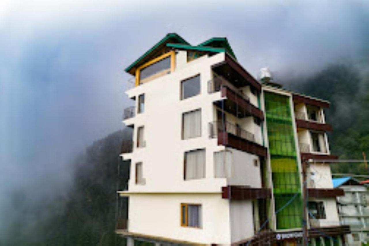 Snow Castle Hotel Dalhousie