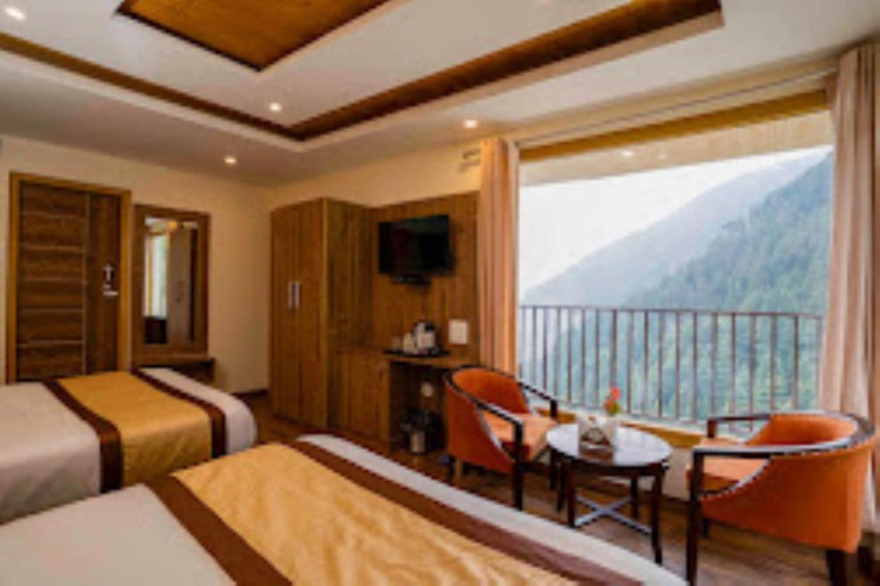 Snow Castle Hotel 4*