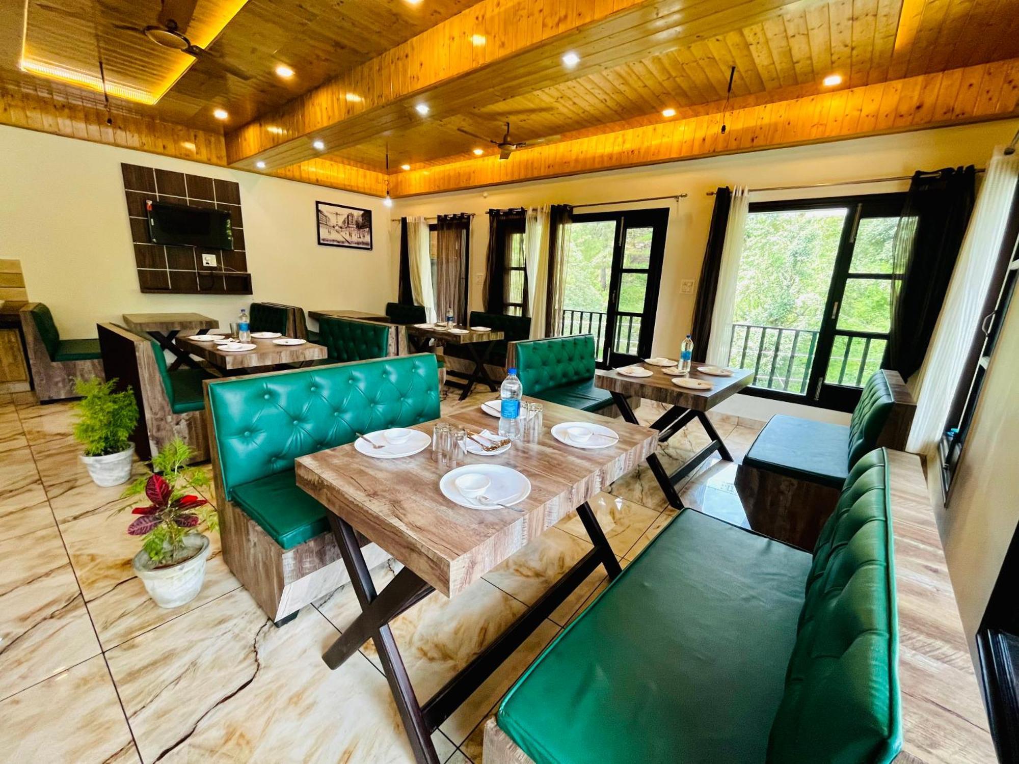 Hotel Forest View Dalhousie, Banikhet