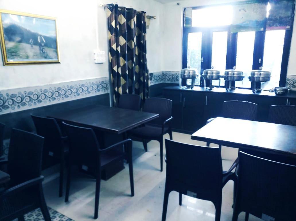 Holiday - Near Ghandhi Chowk Mall Road Hotel 3*