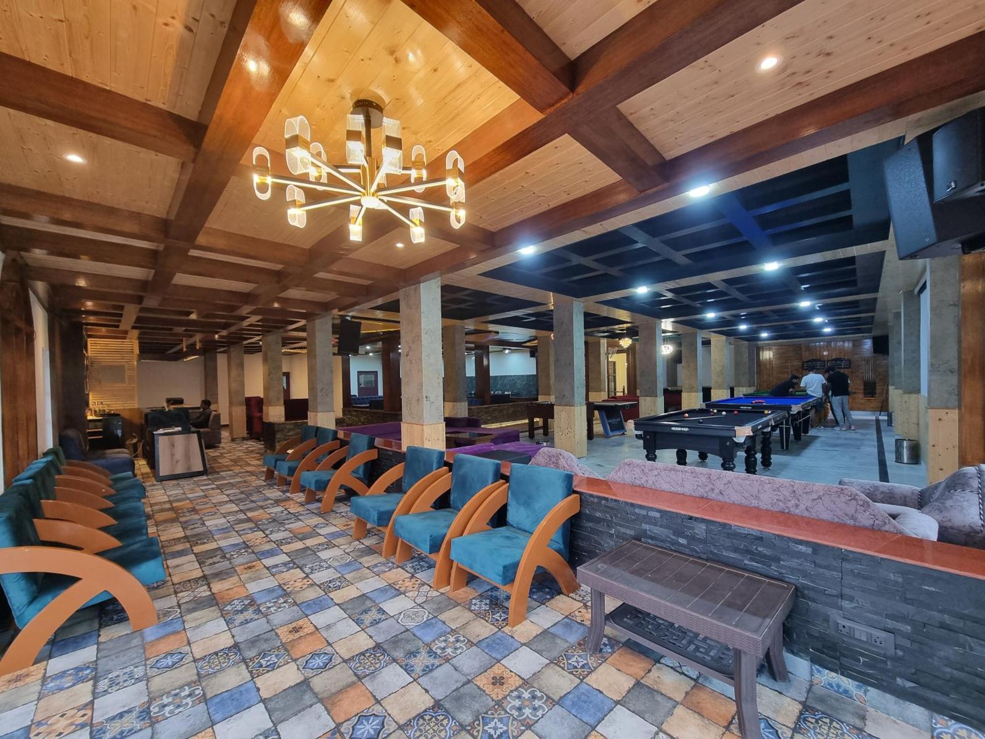 Hotel Satyadev Grand *