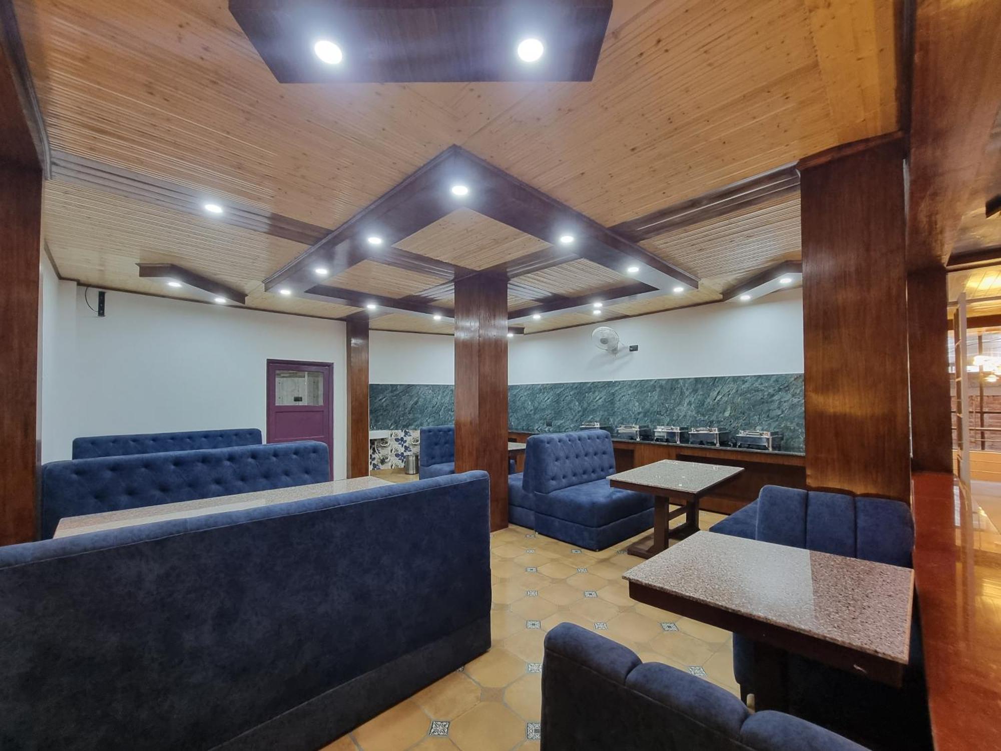 Hotel Satyadev Grand