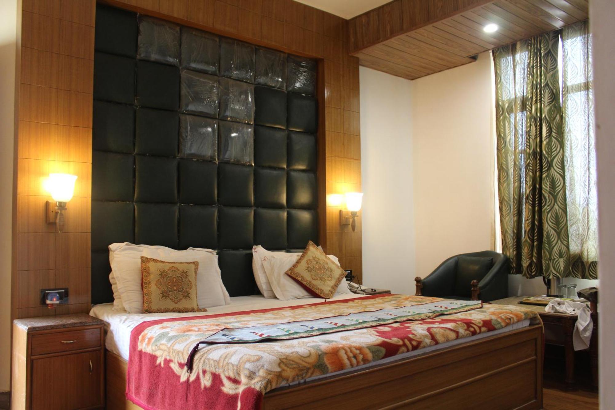 Hotel Sagrika 3*