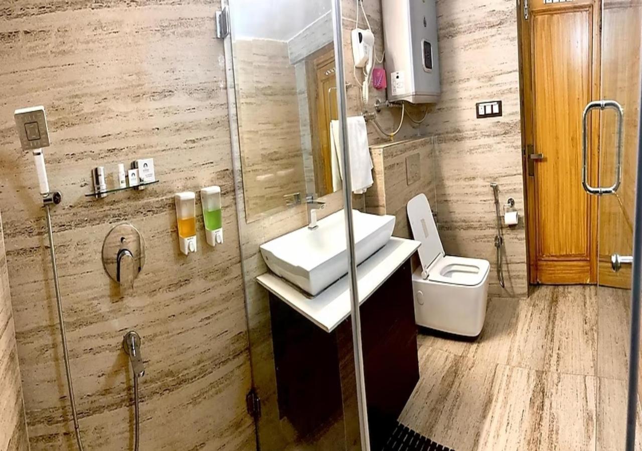 Hotel Mongas & 4*