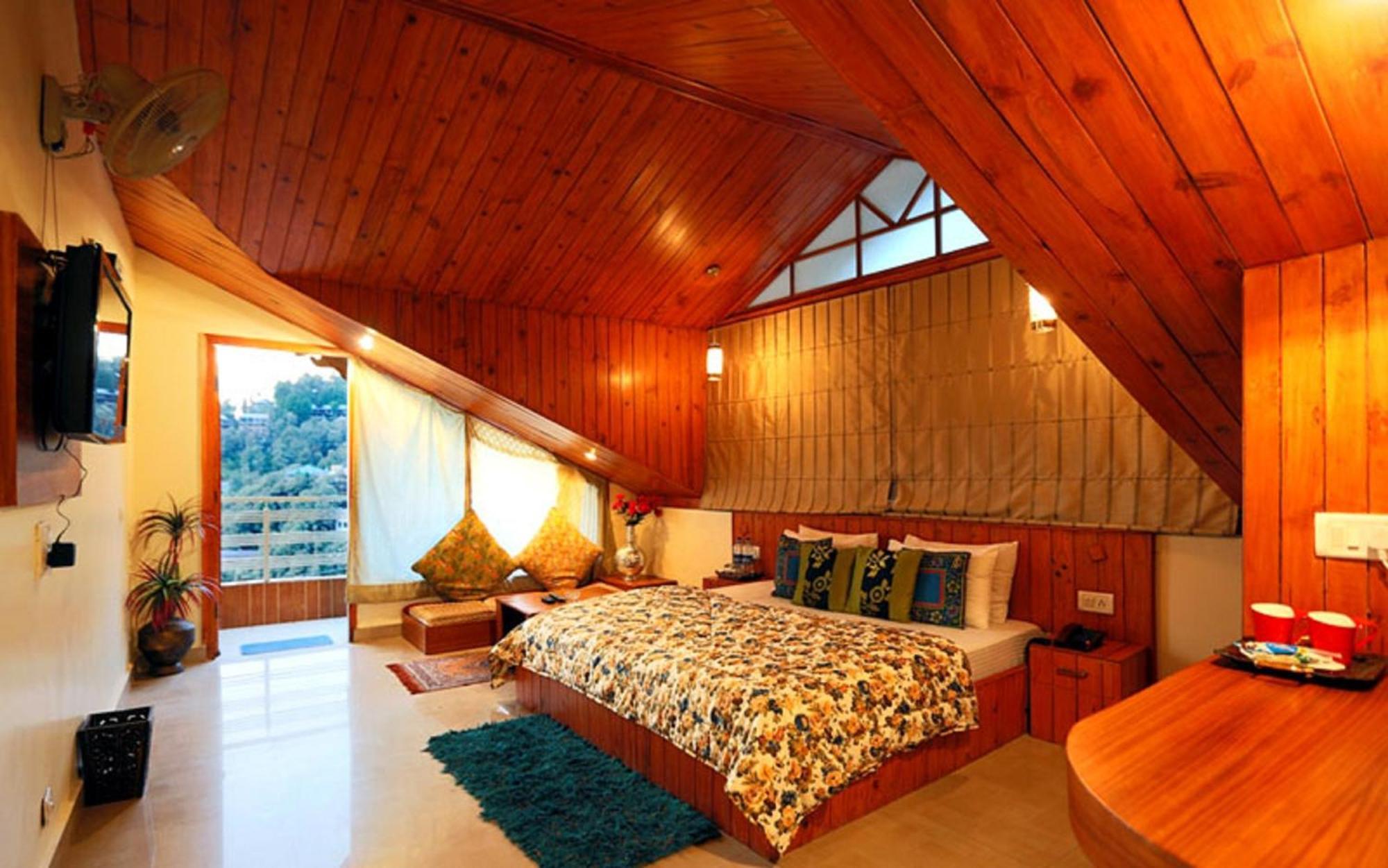 Hotel Mongas & Dalhousie