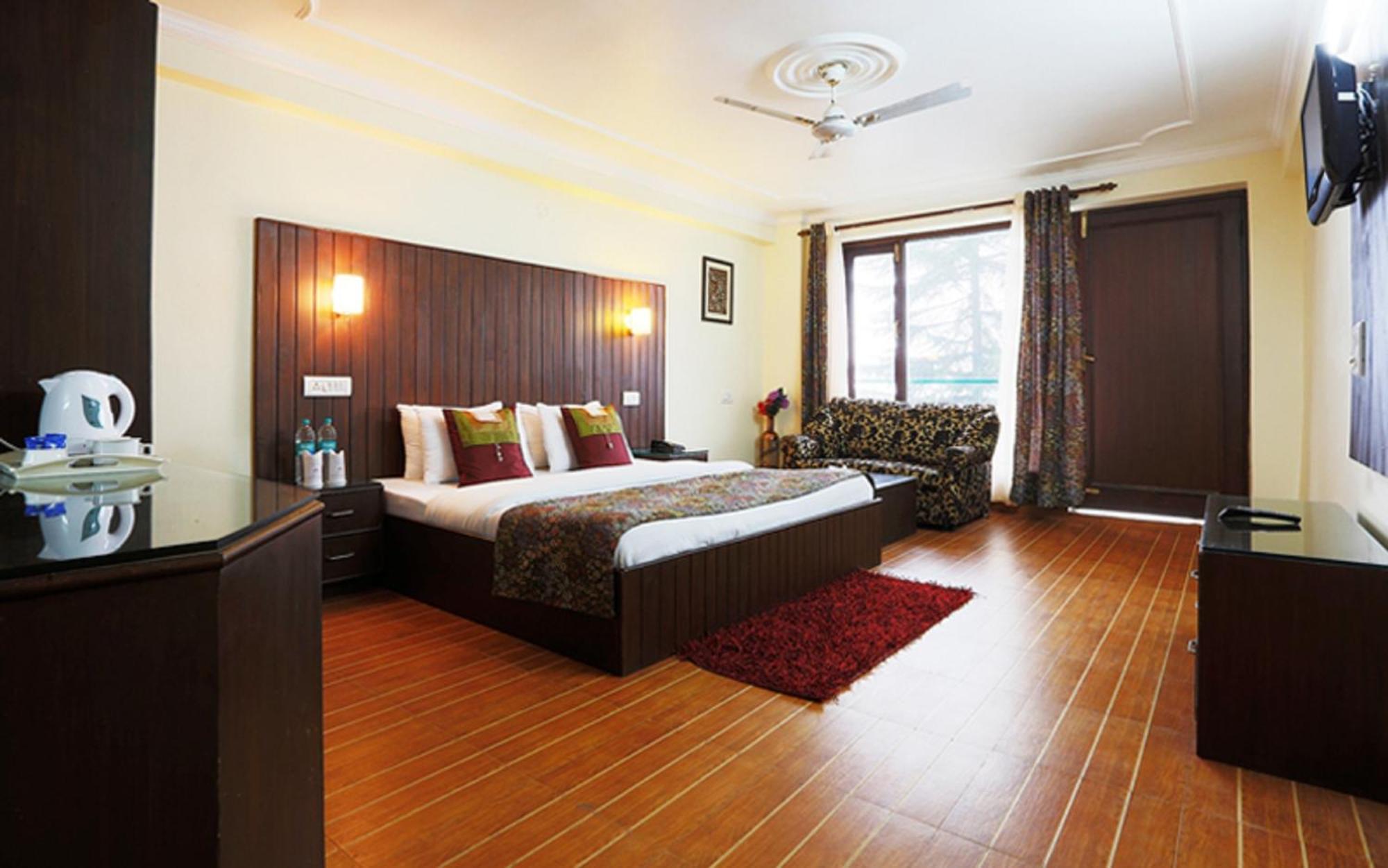 Hotel Mongas & 4*