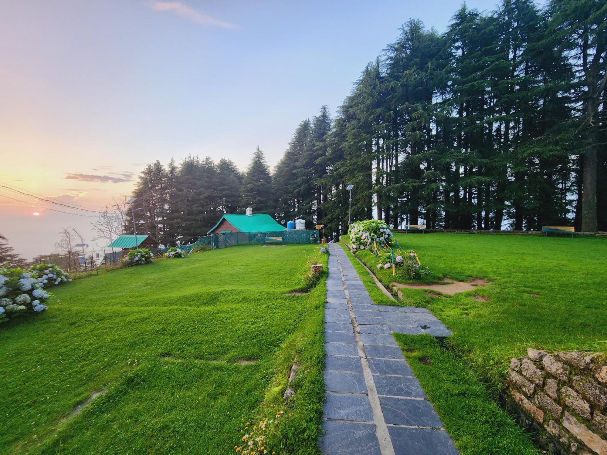 Smartvalley View Dalhousie-nature's Heaven Guest house *