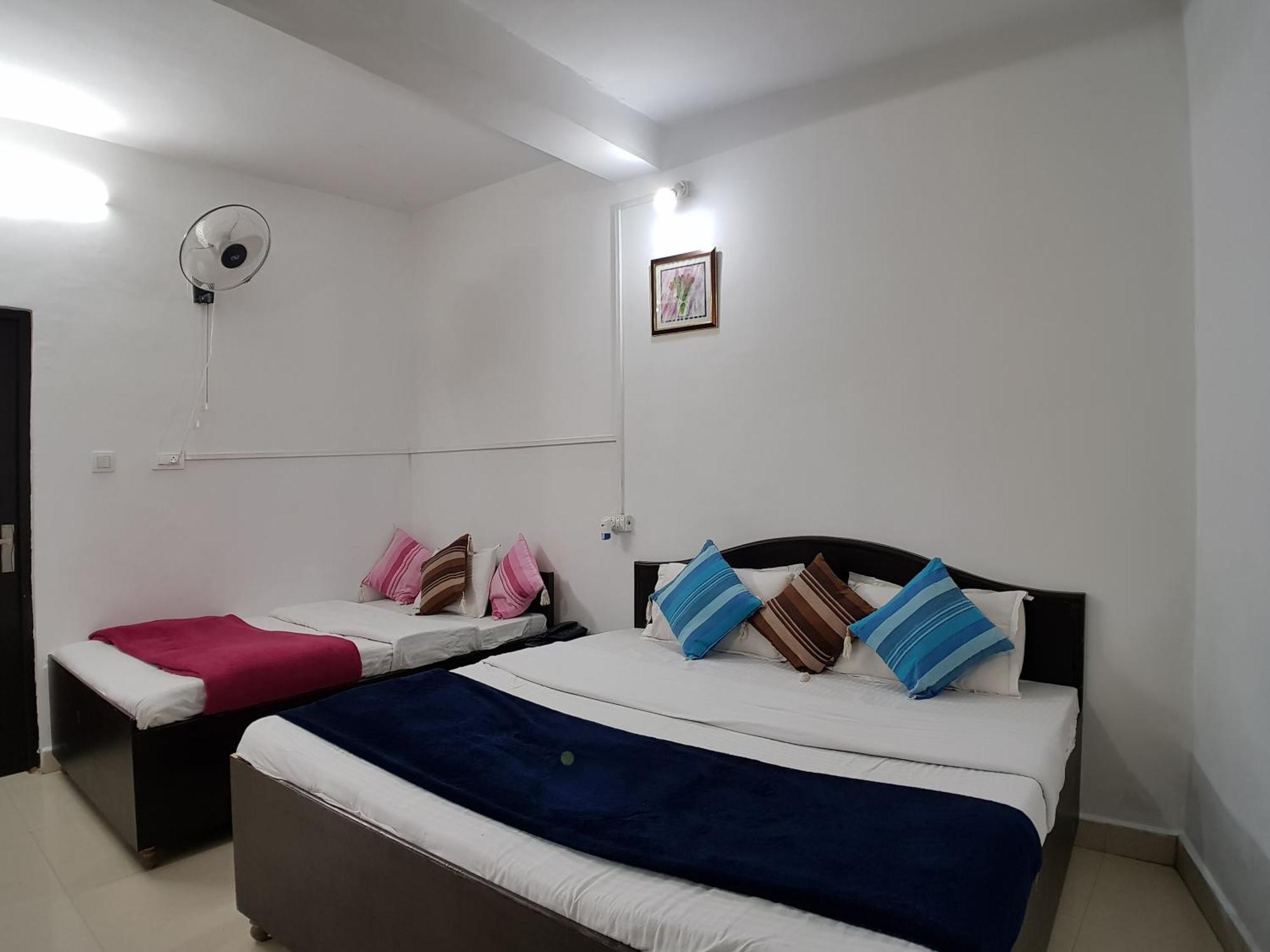 Hotel Satyadev Grand