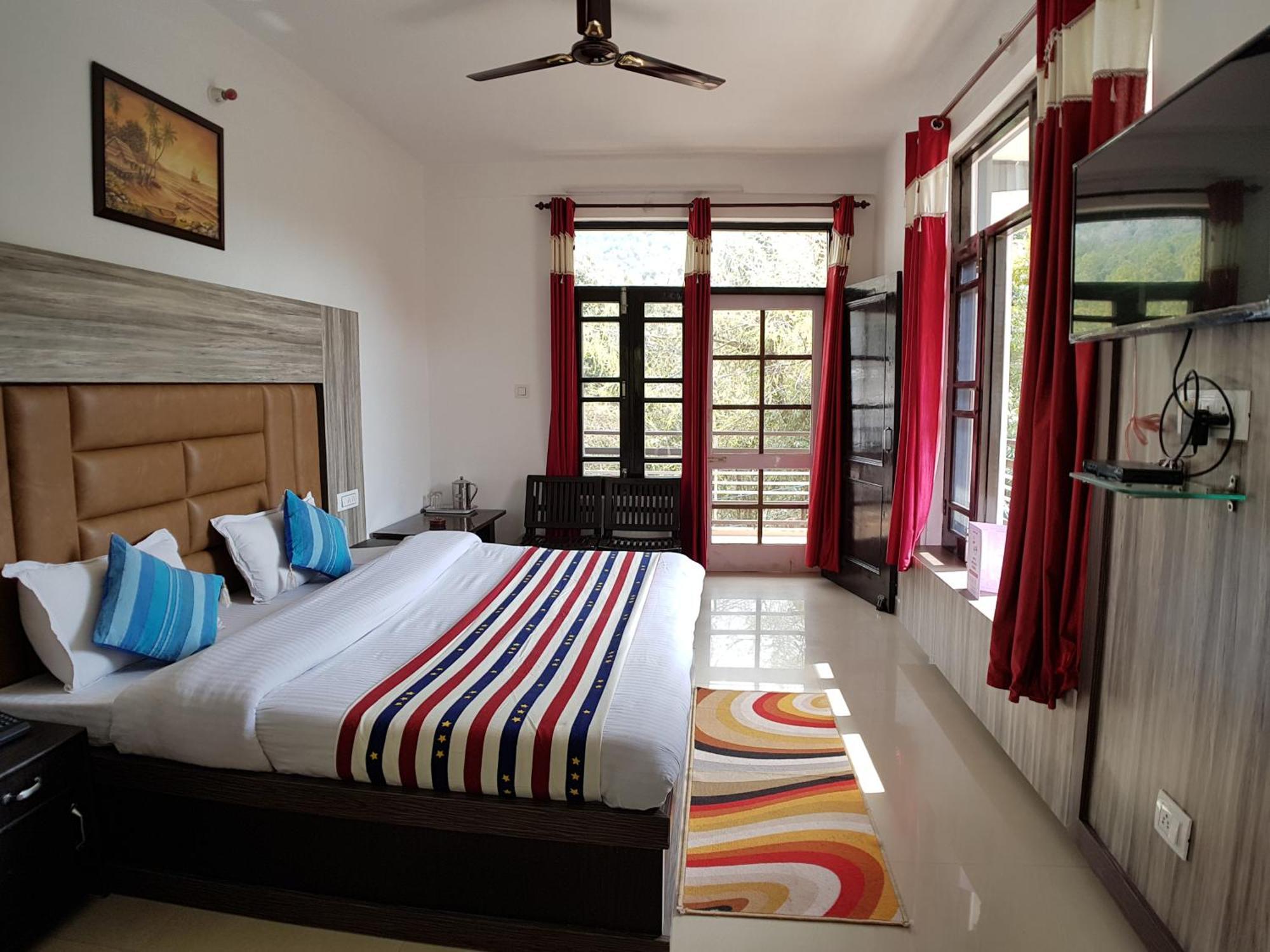 Hotel Satyadev Grand Dalhousie