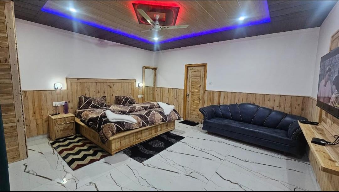 Mountain Manor Homestay *