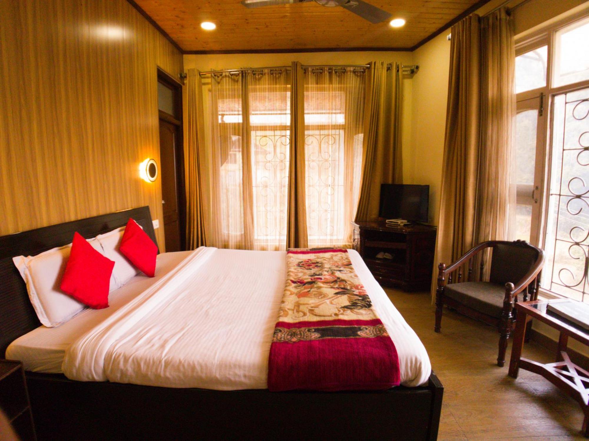 Cozy Nook Hotel